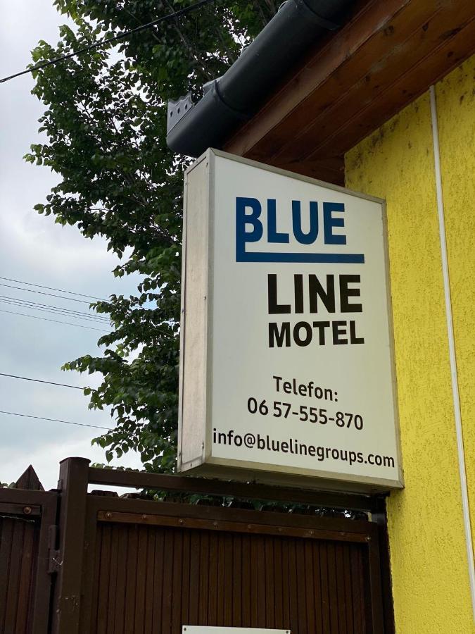 Blueline Motel Jaszbereny Exterior photo